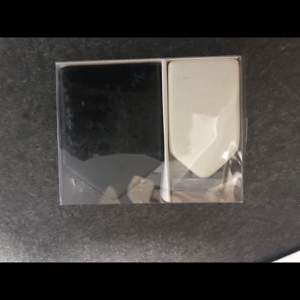 Hearth and hand with Magnolia